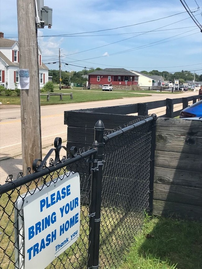 Distance House to Beach Entrance Gate - 656 Atlantic Ave