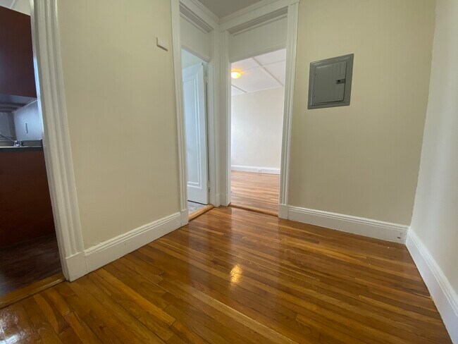 Building Photo - 1191 Boylston St