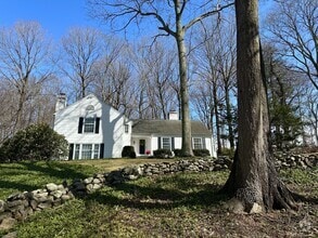 Building Photo - 277 Indian Rock Rd