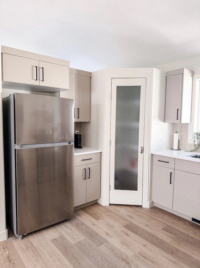 Building Photo - Spacious 3-Bedroom, 2-Bathroom Home for Rent in Grande Prairie