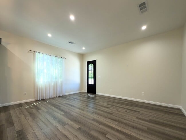 Foto del edificio - Newly Remodeled 2BR ADU in Mission Hills!