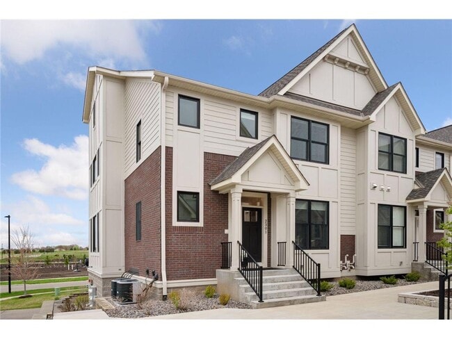 Building Photo - 2301 Simply Living Ln