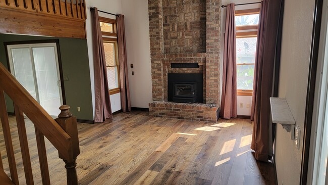 Foto del edificio - 4219 E Summerset St