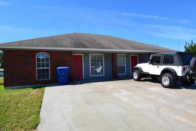 Building Photo - 1226 Walt Morgan Cir