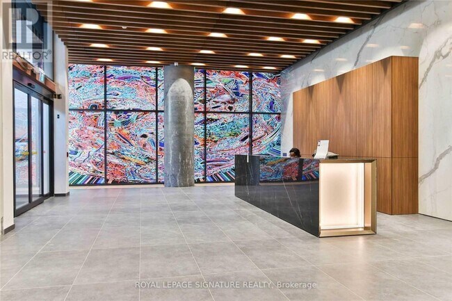 Building Photo - 161 Roehampton Ave