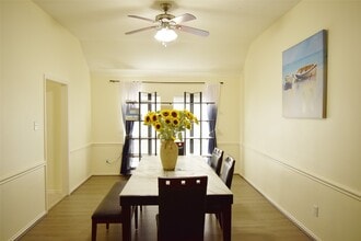 Building Photo - 3219 Summerland Dr