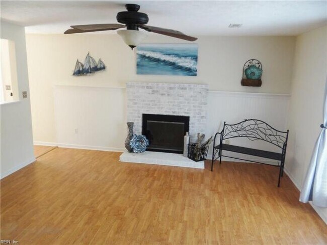 Building Photo - 3 bedroom in Gloucester County VA 23072