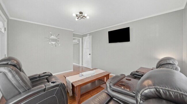 Foto del edificio - 3703 Redding Rd