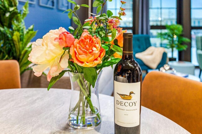 Foto del edificio - 611 Commerce St