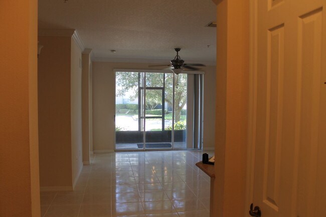 Foto del edificio - Beautiful ground floor unit in the Lakes of Windermere!
