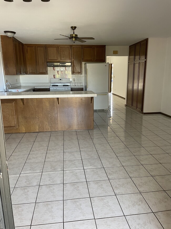 Kitchen - 4148 Marcella St