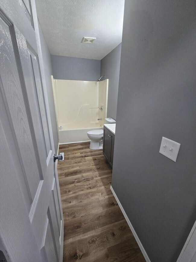 Foto del edificio - 2 Bedroom, 1 Bath, newly renovated