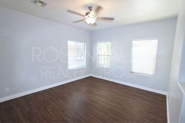 Building Photo - 854 S San Marcos Dr