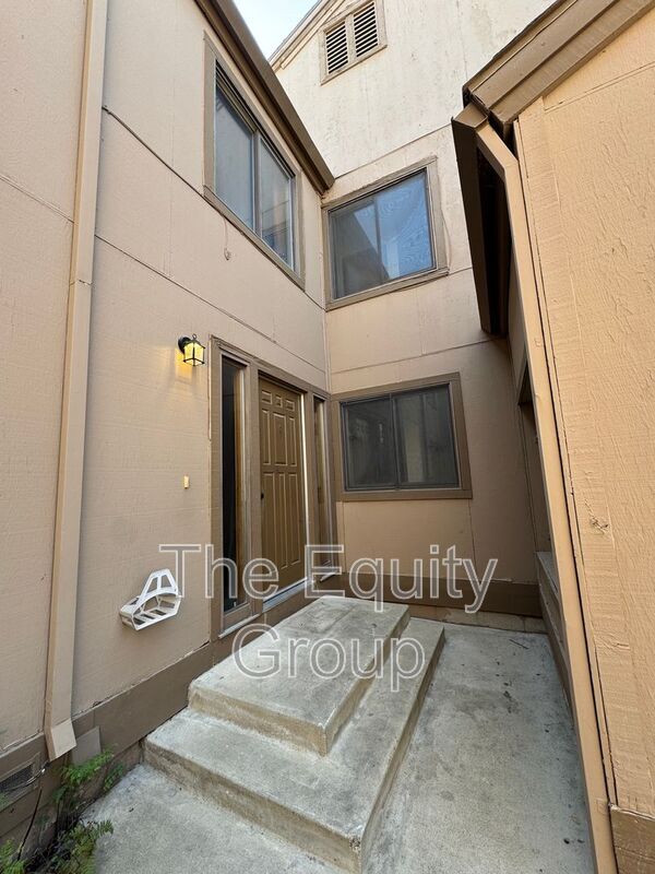 Building Photo - 4819 Westgate Ave