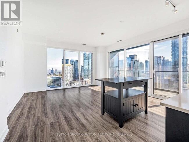 Building Photo - 20 Edward St