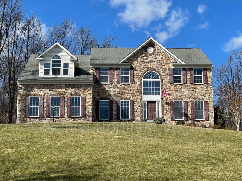 16604 Evening Star Dr, Round Hill, VA 20141 House Rental in Round