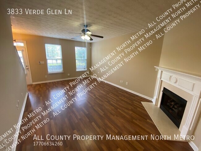 Foto del edificio - 4BR/2.5BA Townhome in Awesome Cumming Loca...