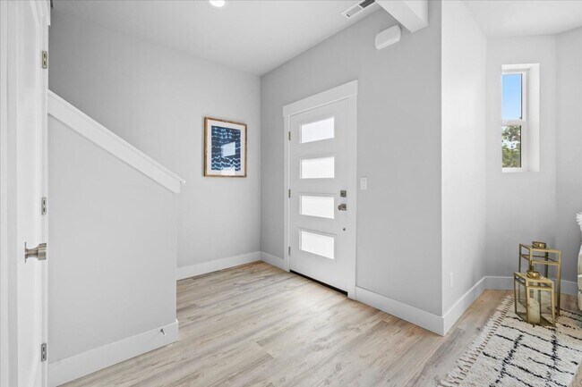 Foto del edificio - New home for Rent! Great Location.