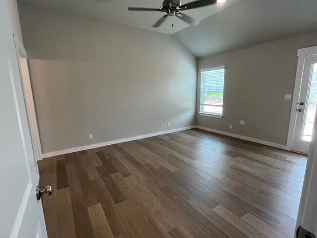 Foto del edificio - Brand New Duplex!
