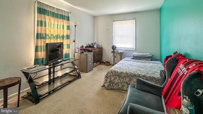 Foto del edificio - 611 Maplewood Ave