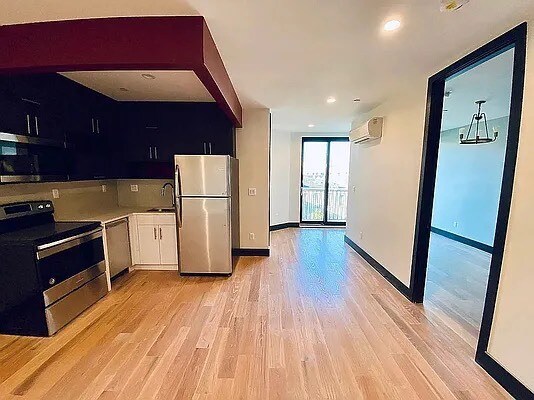 Building Photo - 169 Hull St