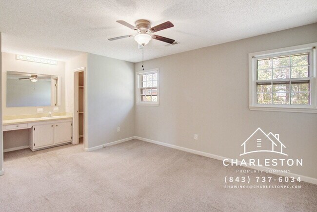 Foto del edificio - 1860 Piper Dr