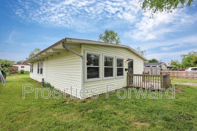 Building Photo - 873 Joyful St