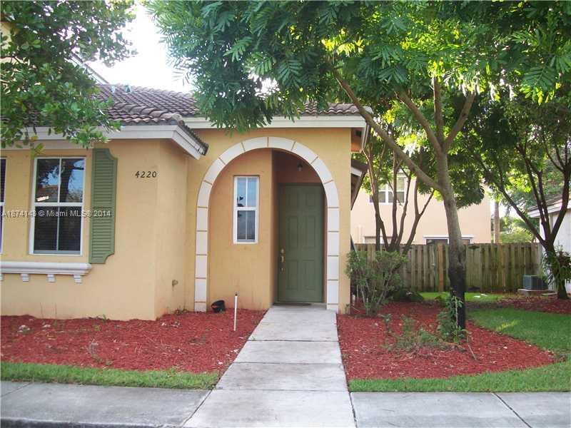 Foto principal - 4220 NE 9th St