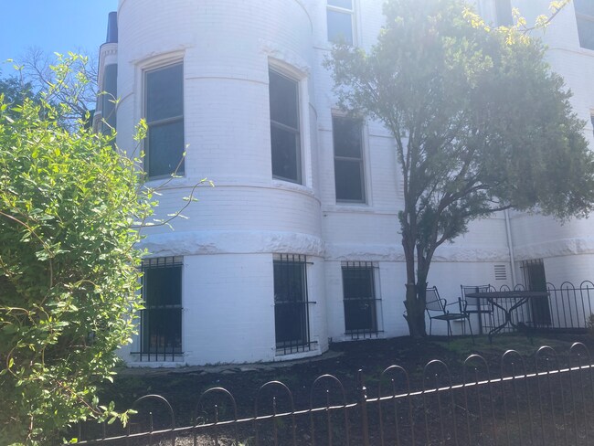Building Photo - 801 A St SE