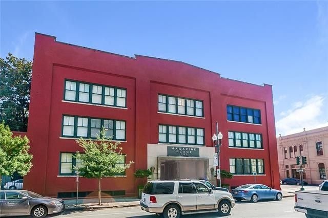 Building Photo - 760 Magazine St