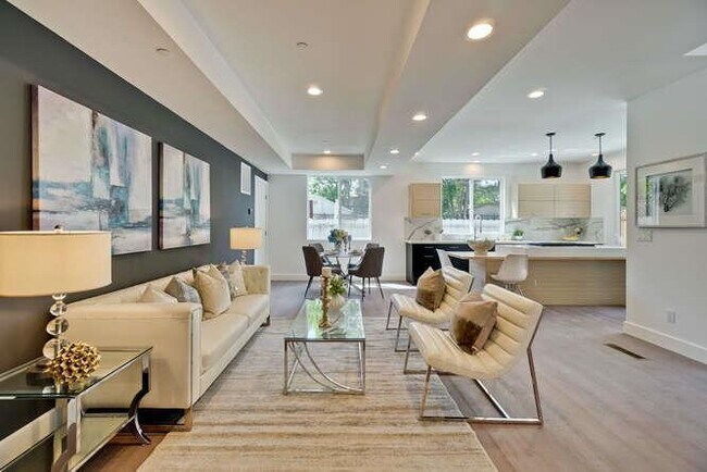 Foto del edificio - 536 N Whisman Rd