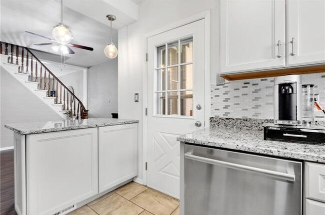 Building Photo - 2-bedroom, 1-bathroom house of Southside F...