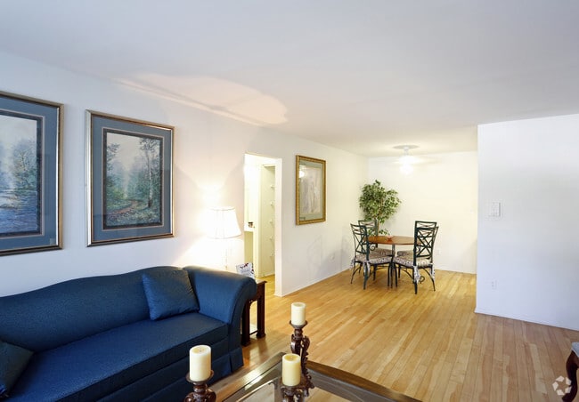Living Room - Hidden Pines