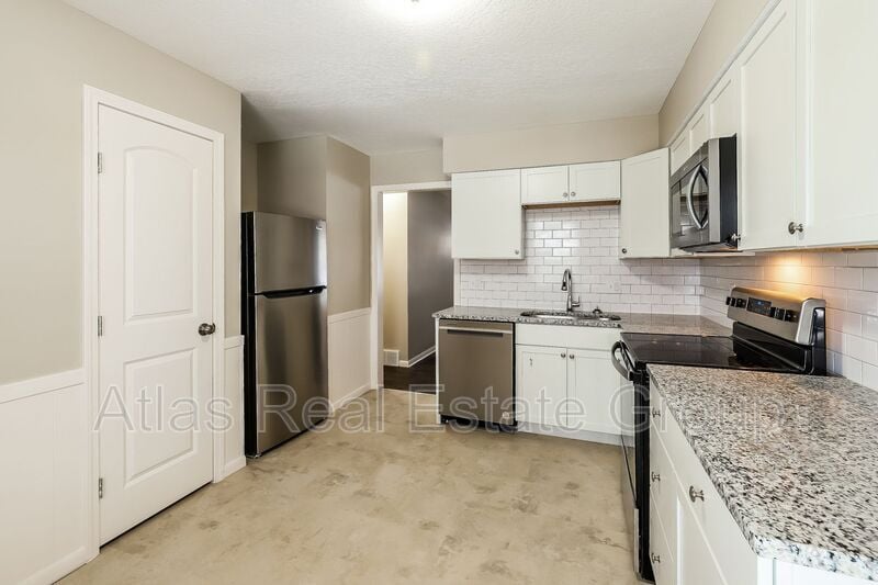 111 S Oak Ridge Terrace Unit 113, Sugar Creek, MO 64054 Condo for