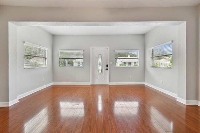 Building Photo - 3901 N Ola Ave