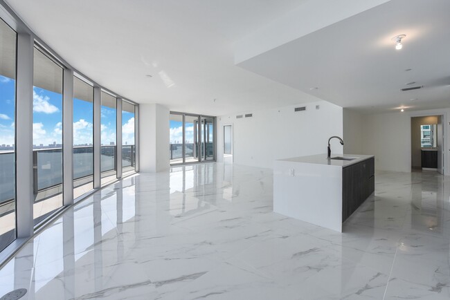 Foto del edificio - 488 NE 18th St