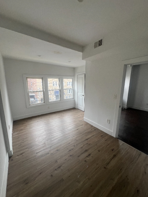 Building Photo - 877 S 14th St