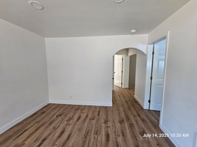 Foto del edificio - 408-410 SW Elmwood Ave