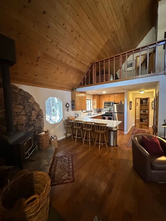 Foto del edificio - Charming 3 Bed Ski Lease in Tahoe Donner