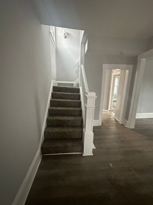 Foto del edificio - North Collinwood 4 bedroom single