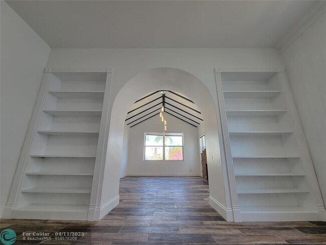 Foto del edificio - 1744 SW 10th St