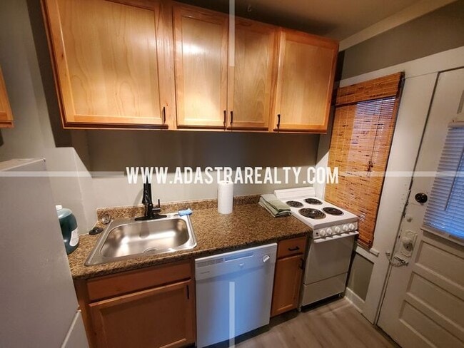 Building Photo - 1 Bedroom Apartment in Westport-Coming SOON!!