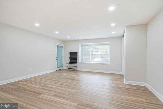 Foto del edificio - 4617A Aberdeen Dr