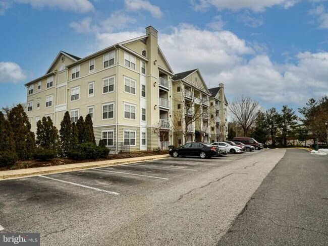 Building Photo - Normandy Place #306