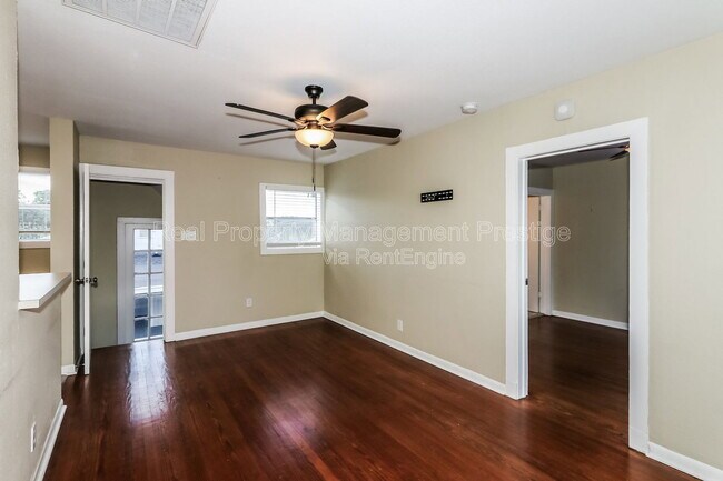 Foto del edificio - 4715 Avenue P 1/2 Rear