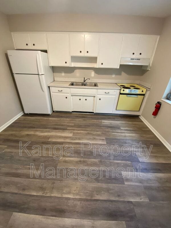 Foto del edificio - 612 Prosperity Farms Rd