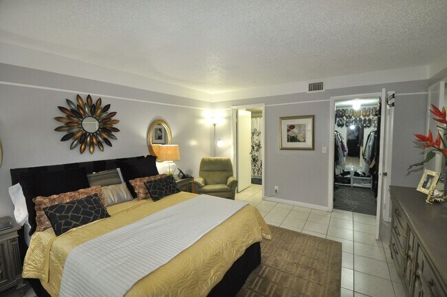Building Photo - Limited-Time Offer: Get 1 Month FREE Rent ...