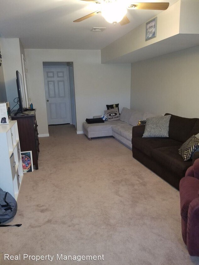 31 Cobblestone Dr, Groton, CT 06340 House Rental in Groton, CT