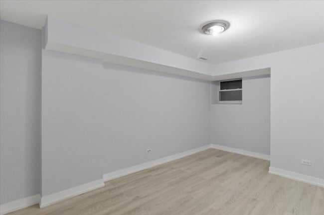 Building Photo - 910 W Gunnison St