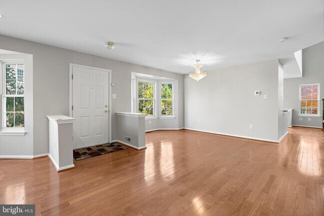 Building Photo - 123 Hearthstone Ln